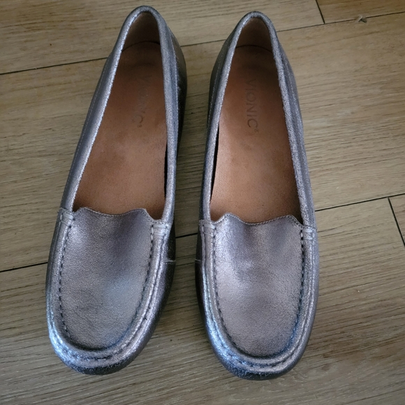 Vionic Women's Leather Moccasins Debbie Metallic 8.5 - Picture 4 of 6